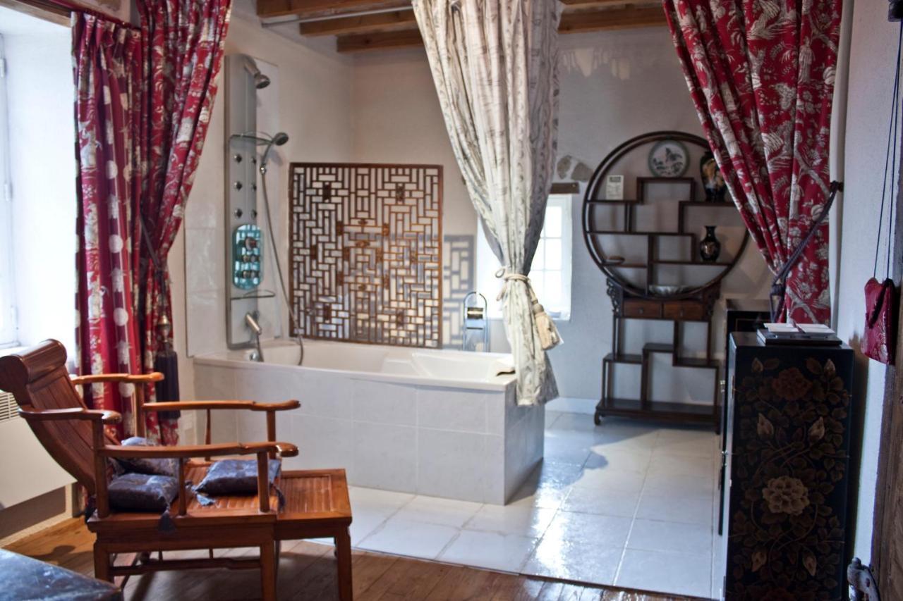 Chateau De Chantelauze Olliergues Εξωτερικό φωτογραφία