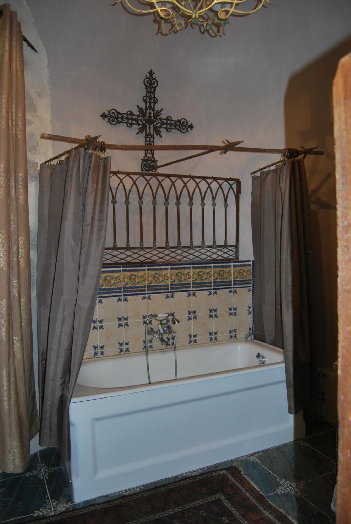 Chateau De Chantelauze Olliergues Δωμάτιο φωτογραφία